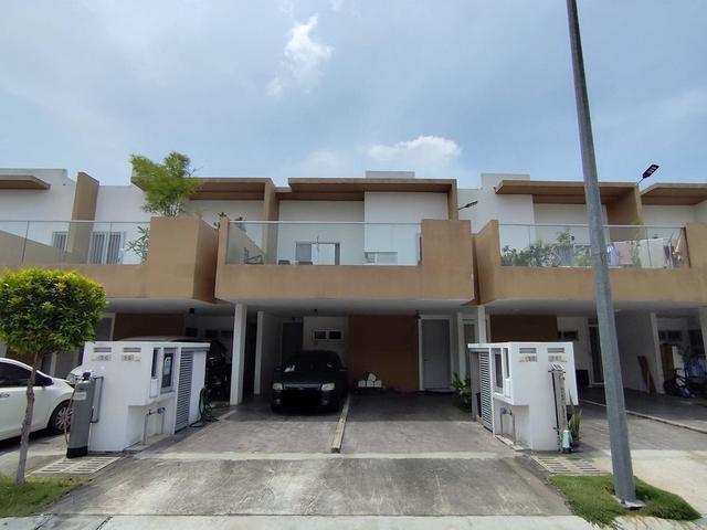Townhouse for sale in Tanjong Sepat, Selangor