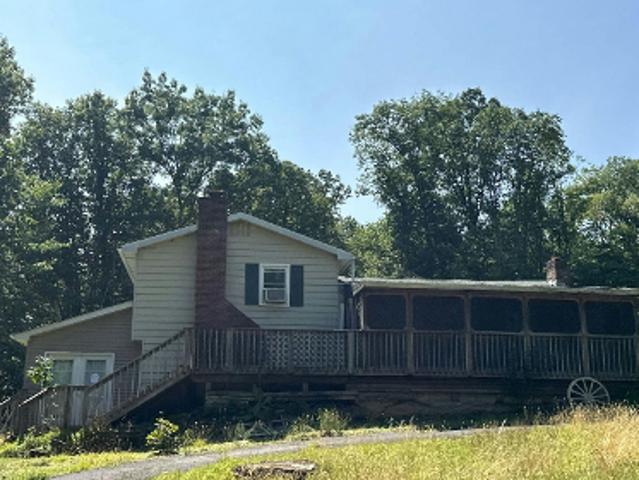 House for sale in Gilbert, Pennsylvania