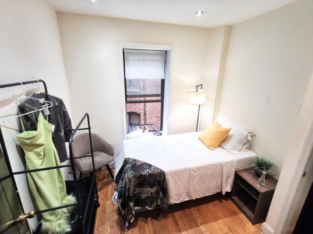 Room for rent in Arverne, New York