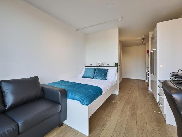 Studio for rent in Bede Island, Old Wharf