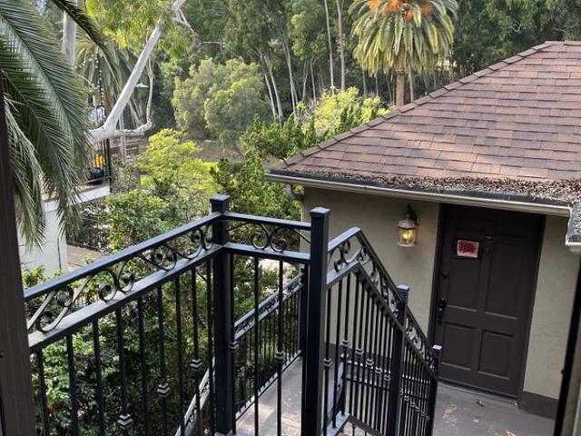 Room for rent in Canoga Park, California
