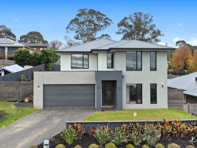 House for sale in Drouin, Victoria
