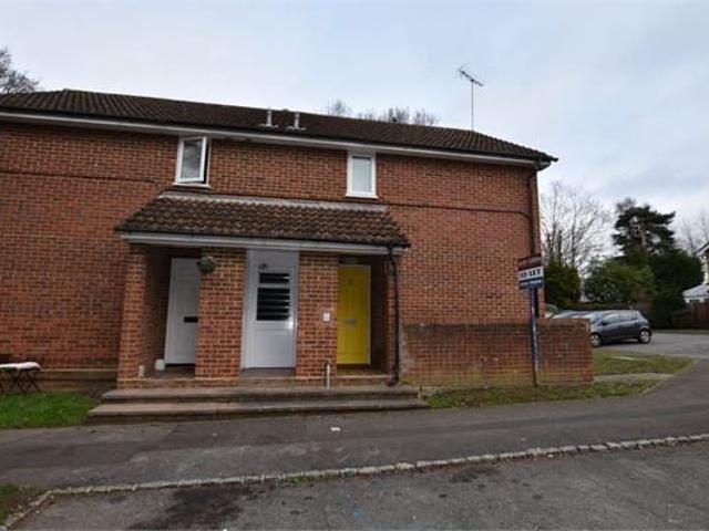 Apartment for rent in Martin's Heron, Winkfield