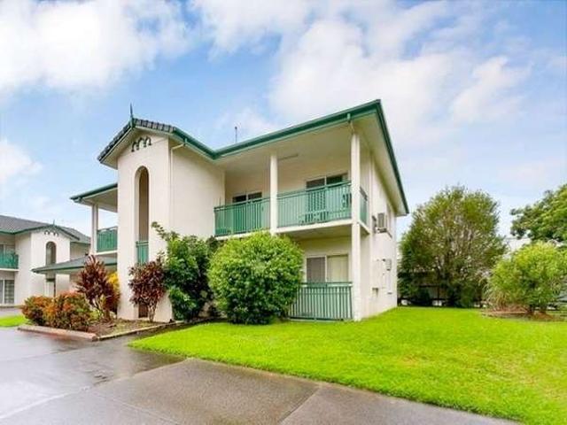 Apartment for rent in Mooroobool, Cairns