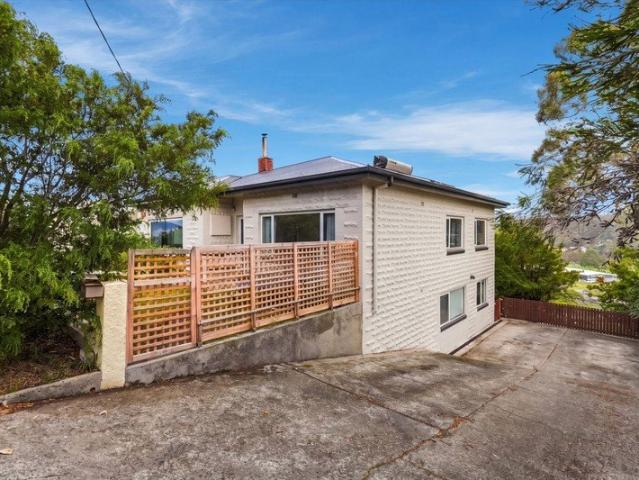 House for rent in Lindisfarne, Hobart