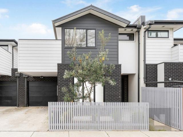 Townhouse for rent in Camerons Creek, Victoria