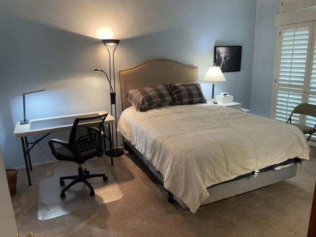 Room for rent in Canoga Park, California