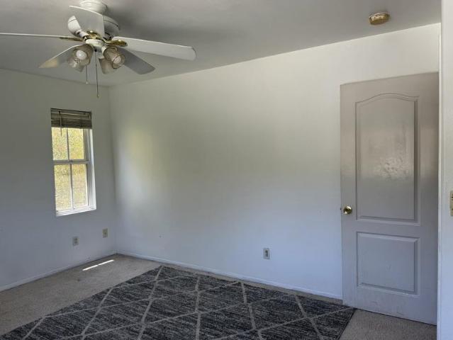 Room for rent in Canyon Country, California