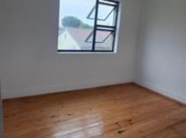 Apartment for rent in Goodwood, Western Cape