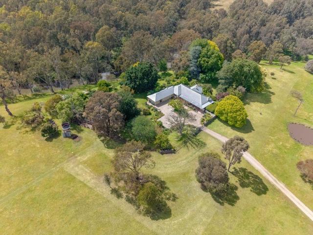 Cottage for sale in Seymour, Victoria