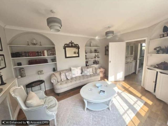 Townhouse for rent in Henley-on-Thames, Berrick Salome