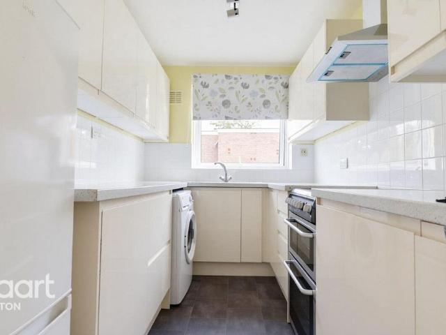 Apartment for rent in London Borough of Sutton, Greater London