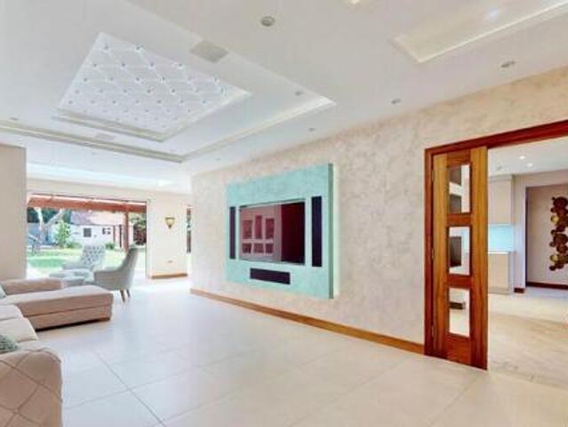 House for sale in Greater London