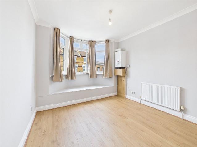 Apartment for rent in Upton, Greater London