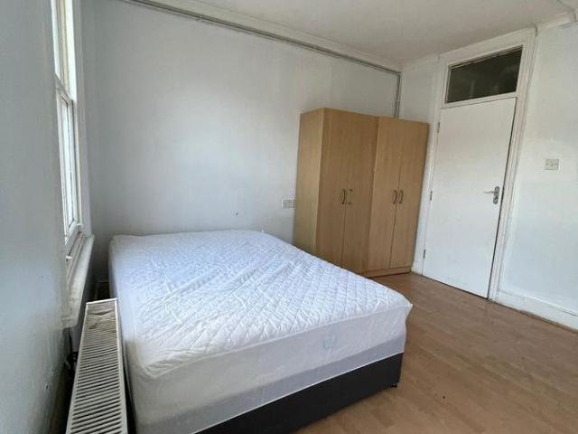 Room for rent in Upton, Greater London