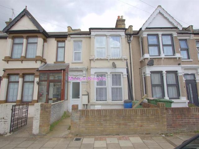 House for rent in Upton Park, Greater London