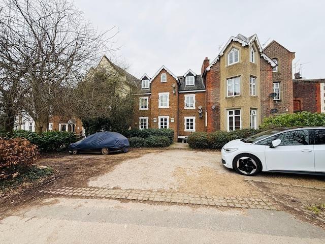 Apartment for rent in Slough