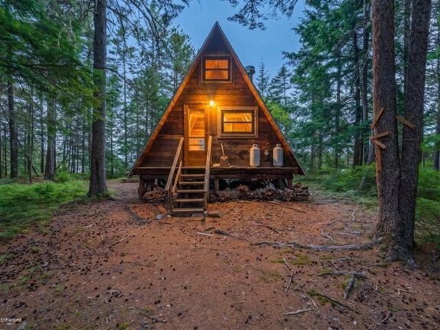 House for sale in Maine