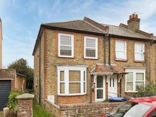 House for sale in Upton, Acol