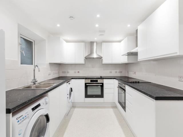 Studio for rent in North Watford, Hertfordshire