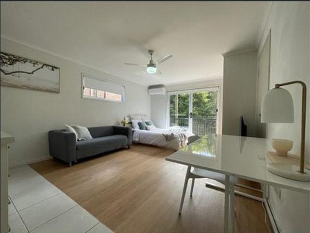 Granny Flat for rent in Toombul, Queensland