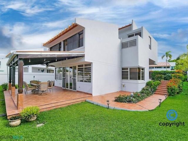 House for sale in San Juan