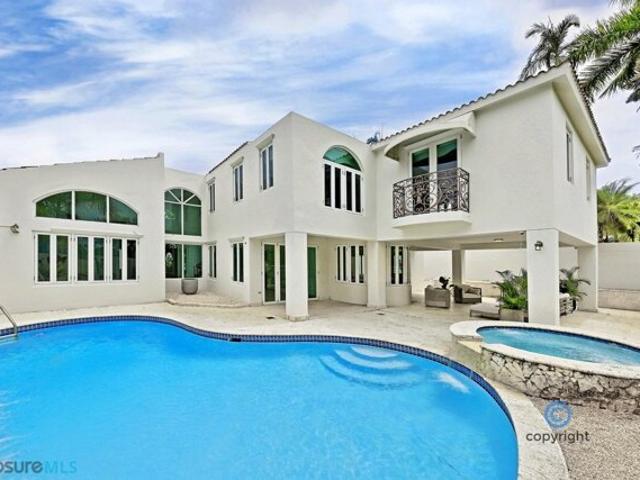 House for sale in San Juan