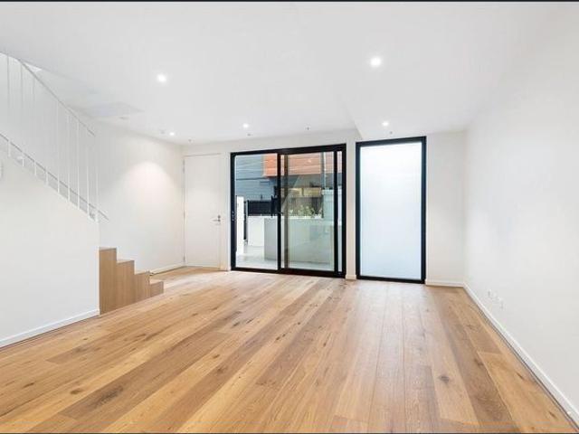 Townhouse for rent in Camerons Creek, Victoria