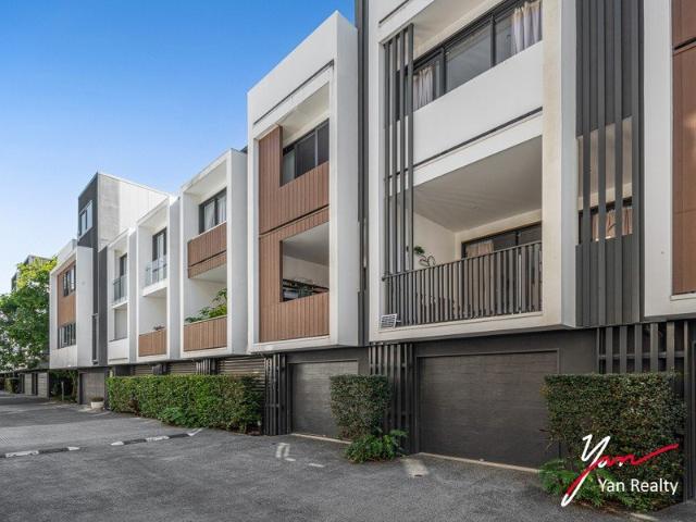 Townhouse for sale in Toombul, Queensland
