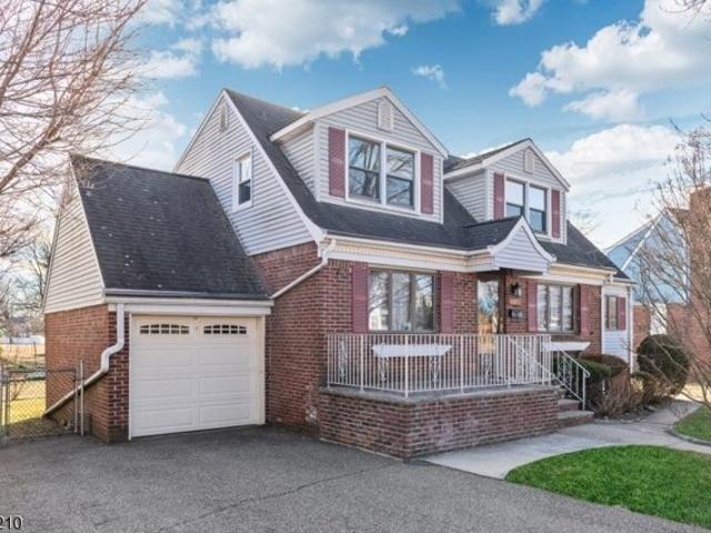 House for sale in Fair Lawn, New Jersey