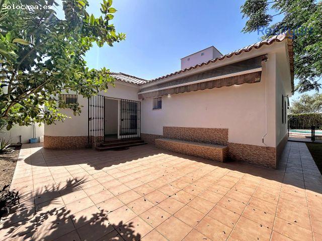 Casa en venta en Umbrete, Andalucía