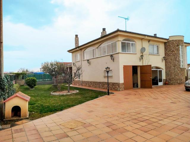 Casa en venta en Calzada De Valdunciel, Castilla y León