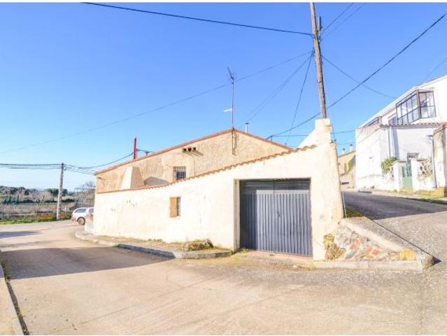 Casa en venta en Frades De La Sierra