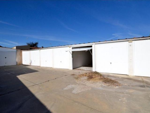 Local Comercial en venta en Zarapicos, Castilla y León