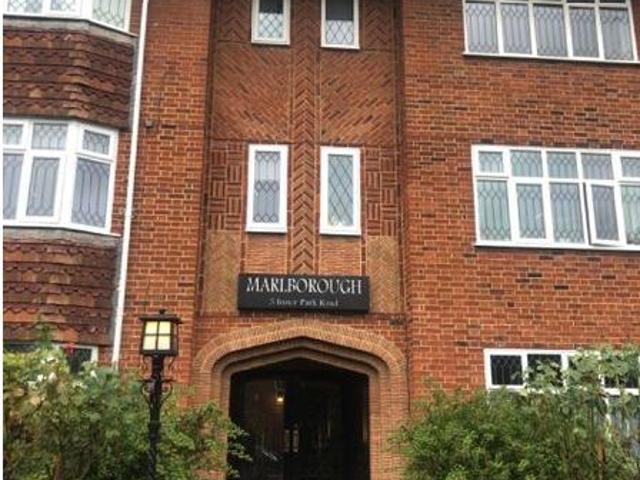Apartment for rent in Southfields, Greater London