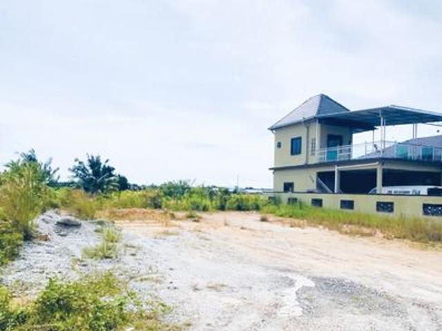 House for sale in Malaka