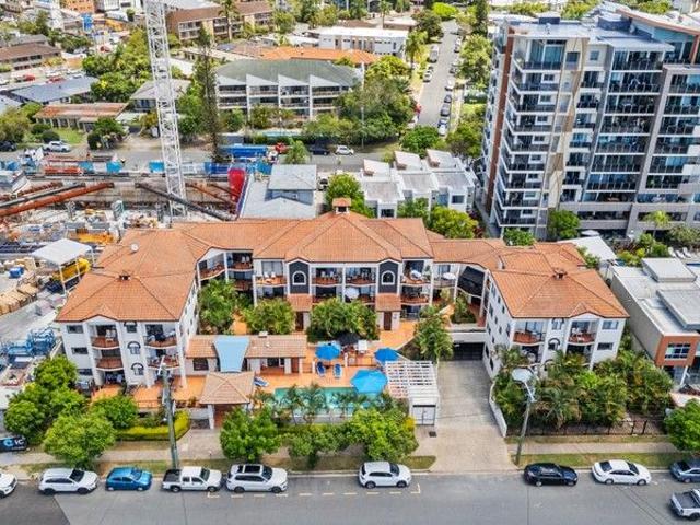 Apartment for sale in Chevron Island
