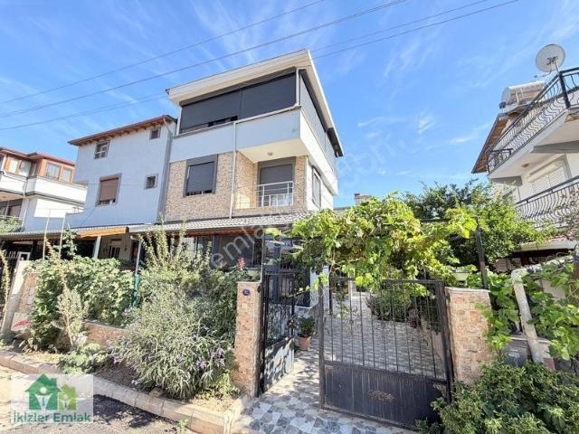 Cumhuriyet Mahallesi, Seferihisar içerisinde satılık Villa