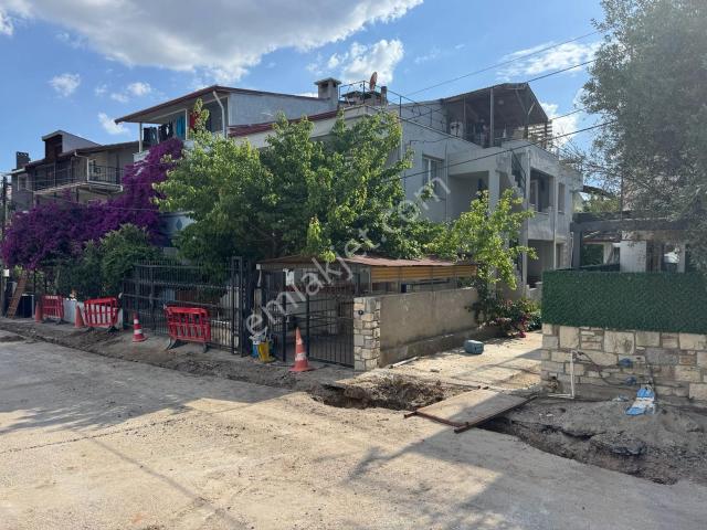 Altıntaş Mahallesi, Urla içerisinde satılık mülk