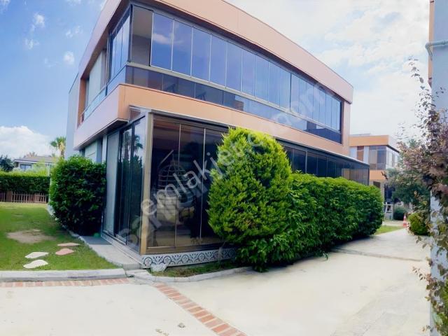 Urla, İzmir içerisinde satılık Villa