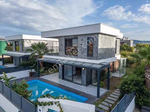 Atatürk Mahallesi, Urla içerisinde satılık Villa