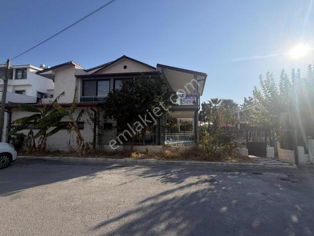 Atatürk Mahallesi, Urla içerisinde satılık Villa
