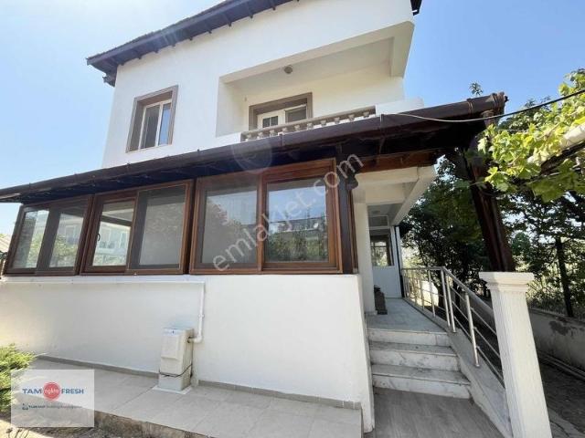 Atatürk Mahallesi, Urla içerisinde kiralık Villa