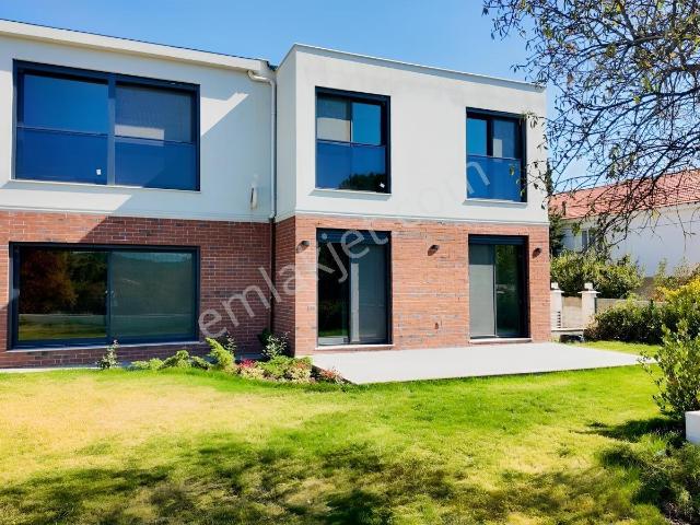 Bademler Mahallesi, Urla içerisinde satılık Villa