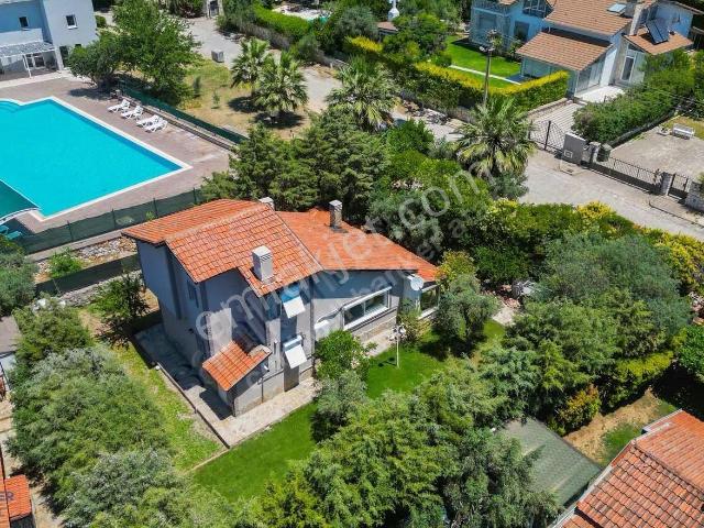Urla, İzmir içerisinde satılık Villa