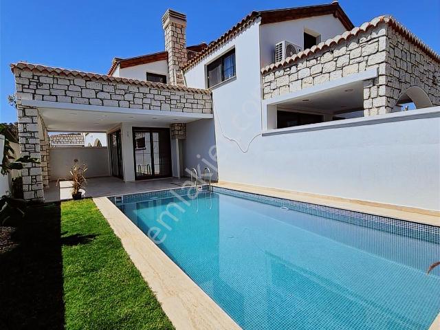 Barbaros Mahallesi, Urla içerisinde kiralık Villa