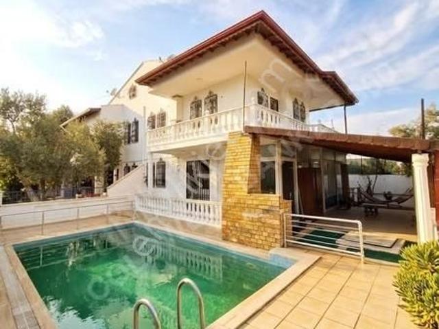 Urla, İzmir içerisinde satılık Villa