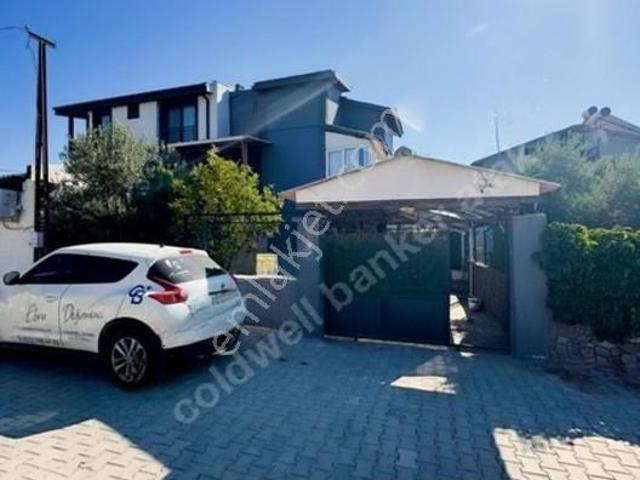 Gülbahçe Mahallesi, Urla içerisinde satılık Villa
