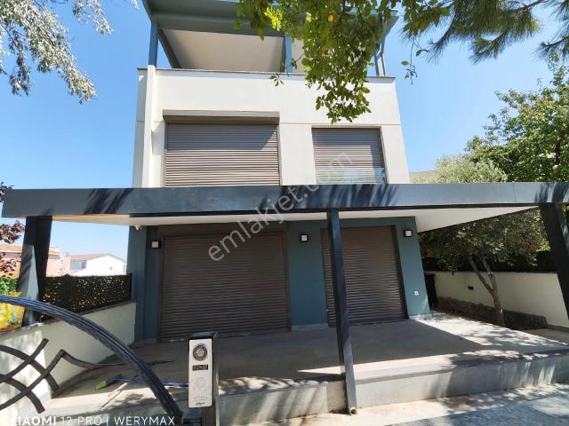 Urla, İzmir içerisinde satılık Villa