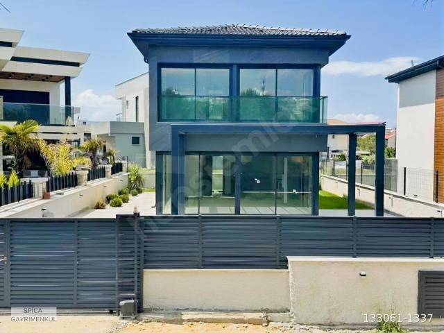 İçmeler Mahallesi, Urla içerisinde satılık Villa